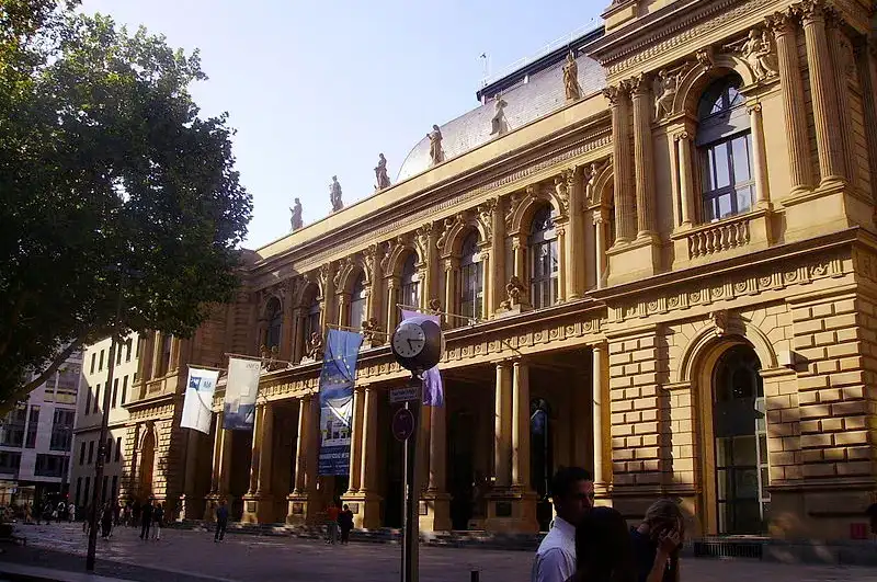 Börse Frankfurt – Fassade Der Frankfurter