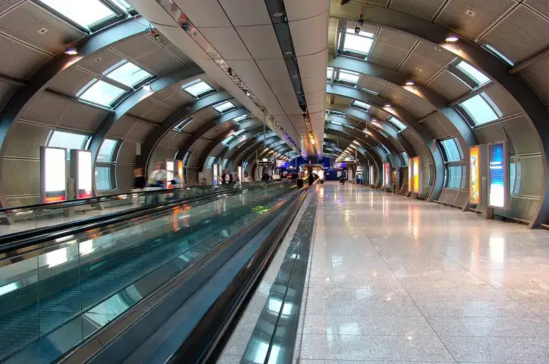 Flughafen Frankfurt - einer der größten Airports der Welt – Schiff