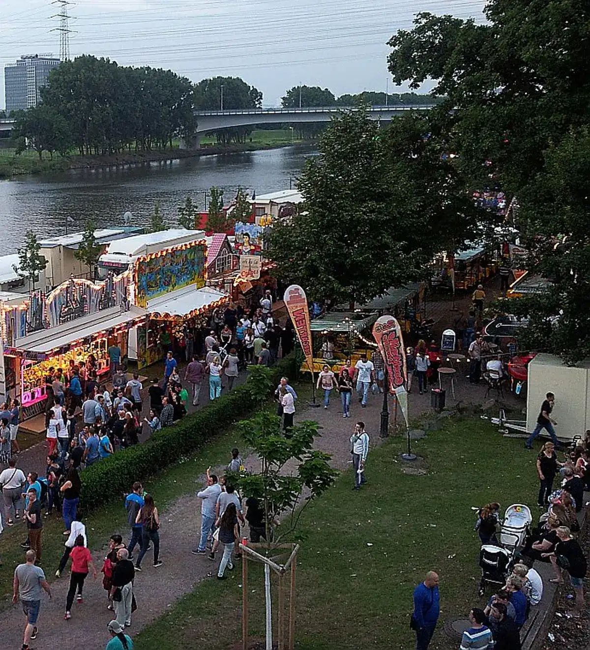 Höchster Schloßfest - Frankfurt vielleicht schönstes Stadtteilfest – Schloss