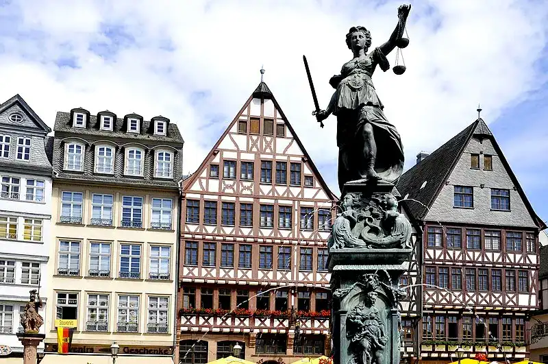 Gerechtigkeitsbrunnen – Römerberg