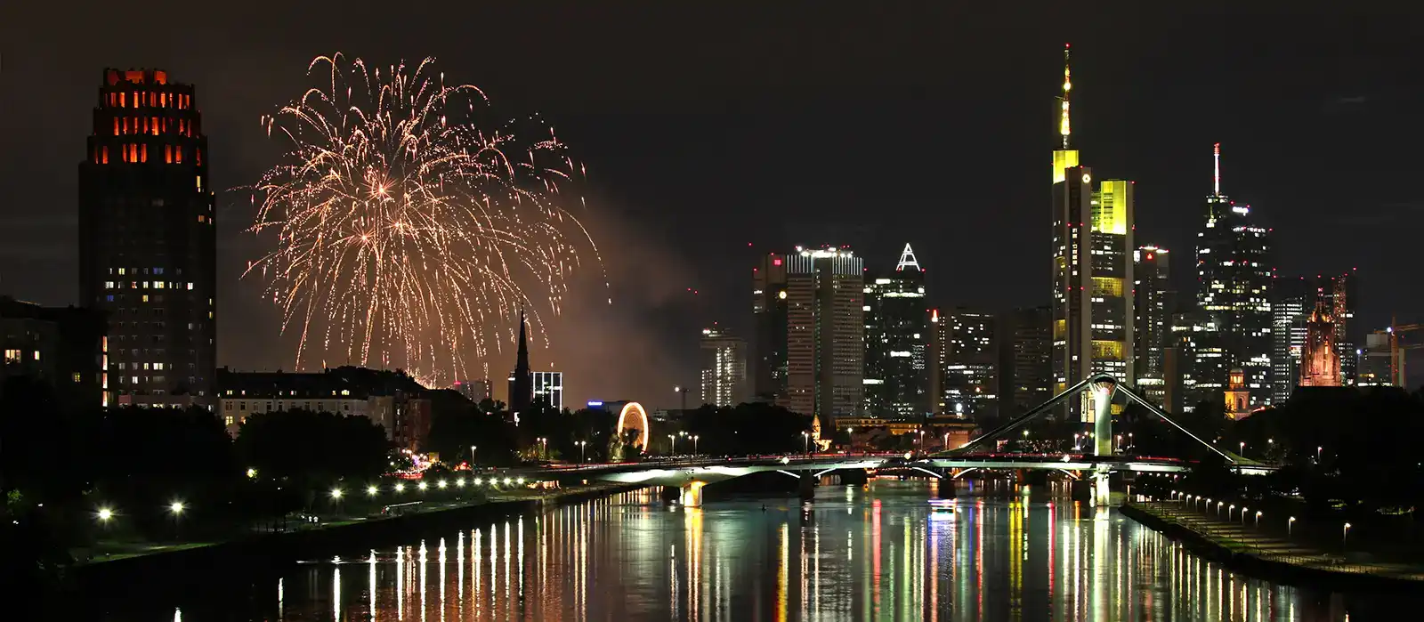 Mainfest - die Frankfurter feiern ihren Fluss – Feuerwerk