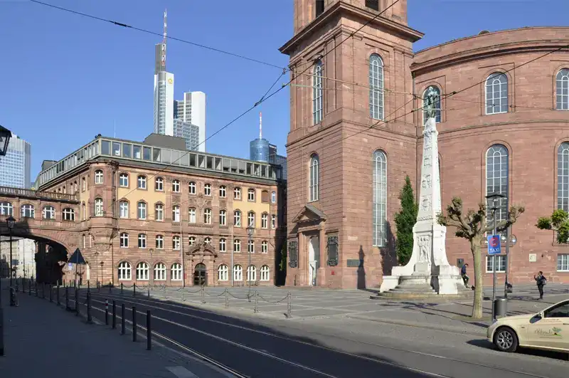 Paulskirche Frankfurt – Paulsplatz Mit Einheitsdenkmal