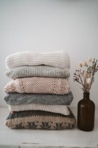 Warme Kleidung für die Stadt: was anziehen, wenn man friert? – Pexels Taryn Elliott 5464589 200x300